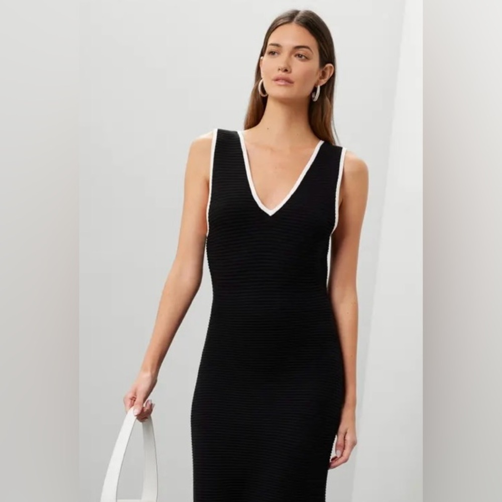 Elegant Black and White Sleeveless Dress
